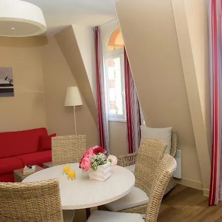 De Tourisme Bleues Regina Αρασόν