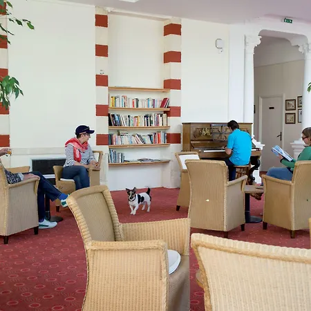 Ξενοδοχείο με διαμερίσματα De Tourisme Bleues Regina Αρασόν