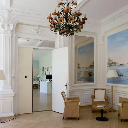 Ξενοδοχείο με διαμερίσματα De Tourisme Bleues Regina Αρασόν