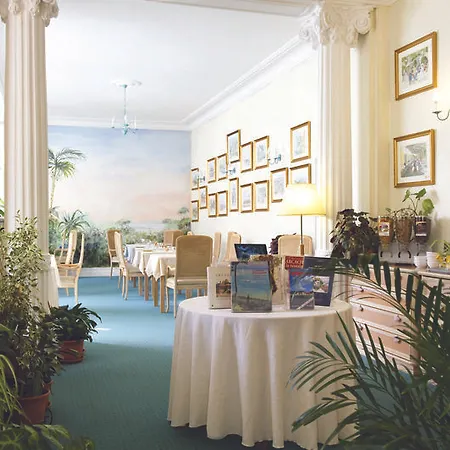 De Tourisme Bleues Regina Ξενοδοχείο με διαμερίσματα 3*