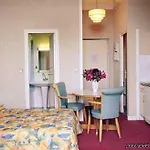 Résidence De Tourisme Bleues Regina Apartahotel 3*