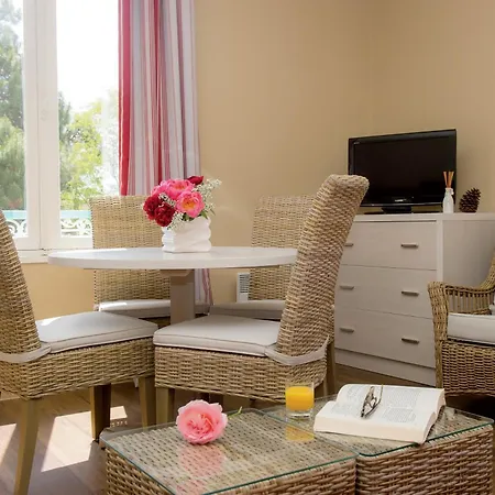 De Tourisme Bleues Regina Apartmanhotel 3*