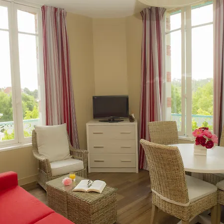 De Tourisme Bleues Regina Aparthotel 3*