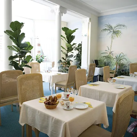 De Tourisme Bleues Regina Aparthotel