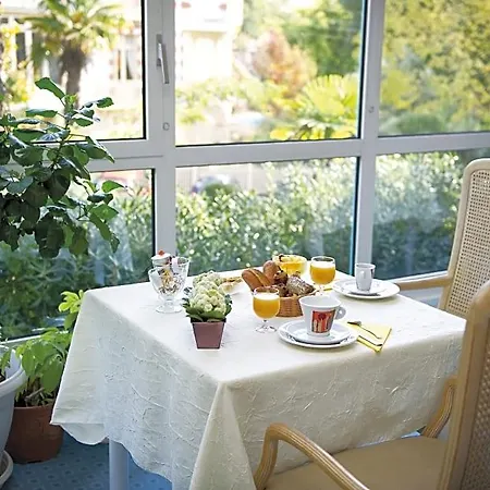 Résidence De Tourisme Bleues Regina Apartahotel 3*