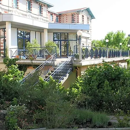 Résidence De Tourisme Bleues Regina