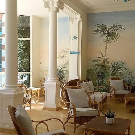 De Tourisme Bleues Regina Aparthotel