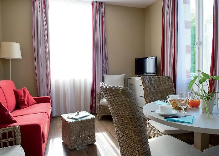 Résidence De Tourisme Bleues Regina Apartahotel